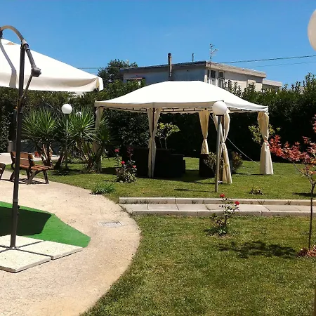 Rosa Bed & Breakfast 4*