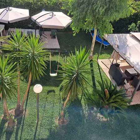 Rosa Bed & Breakfast 4*